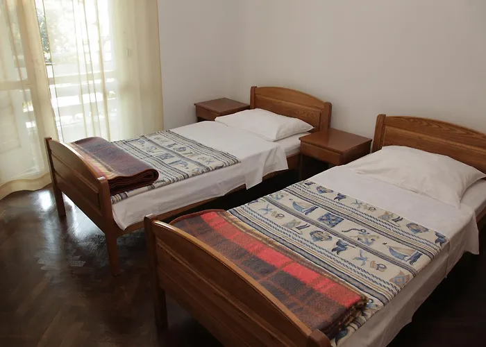 Dck לינה וארוחת בוקר 2*